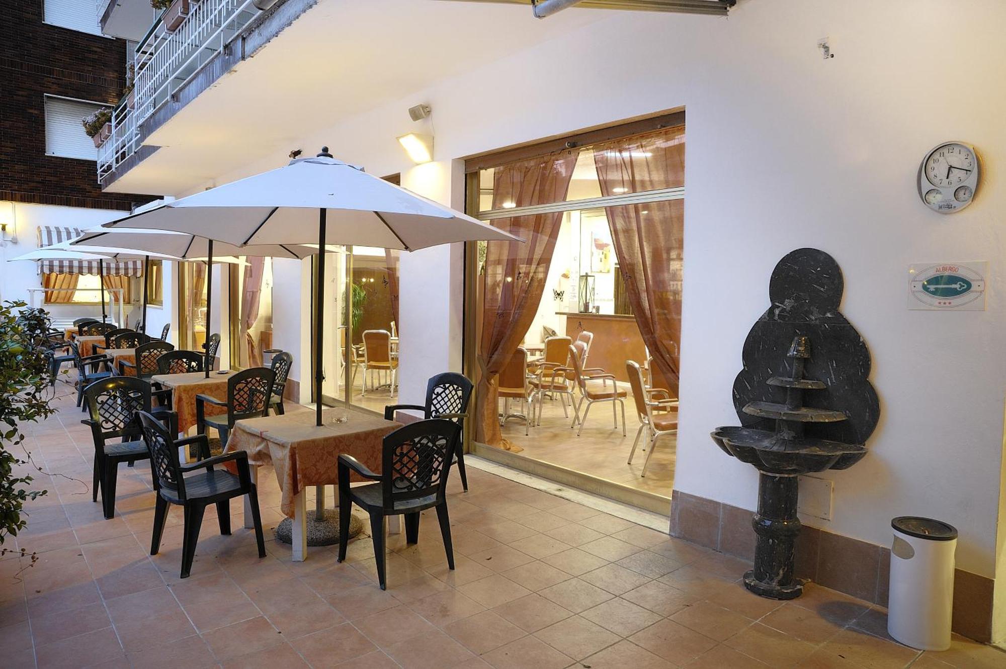 Hotel Arma Ristorante Арма-ди-Таджа Экстерьер фото