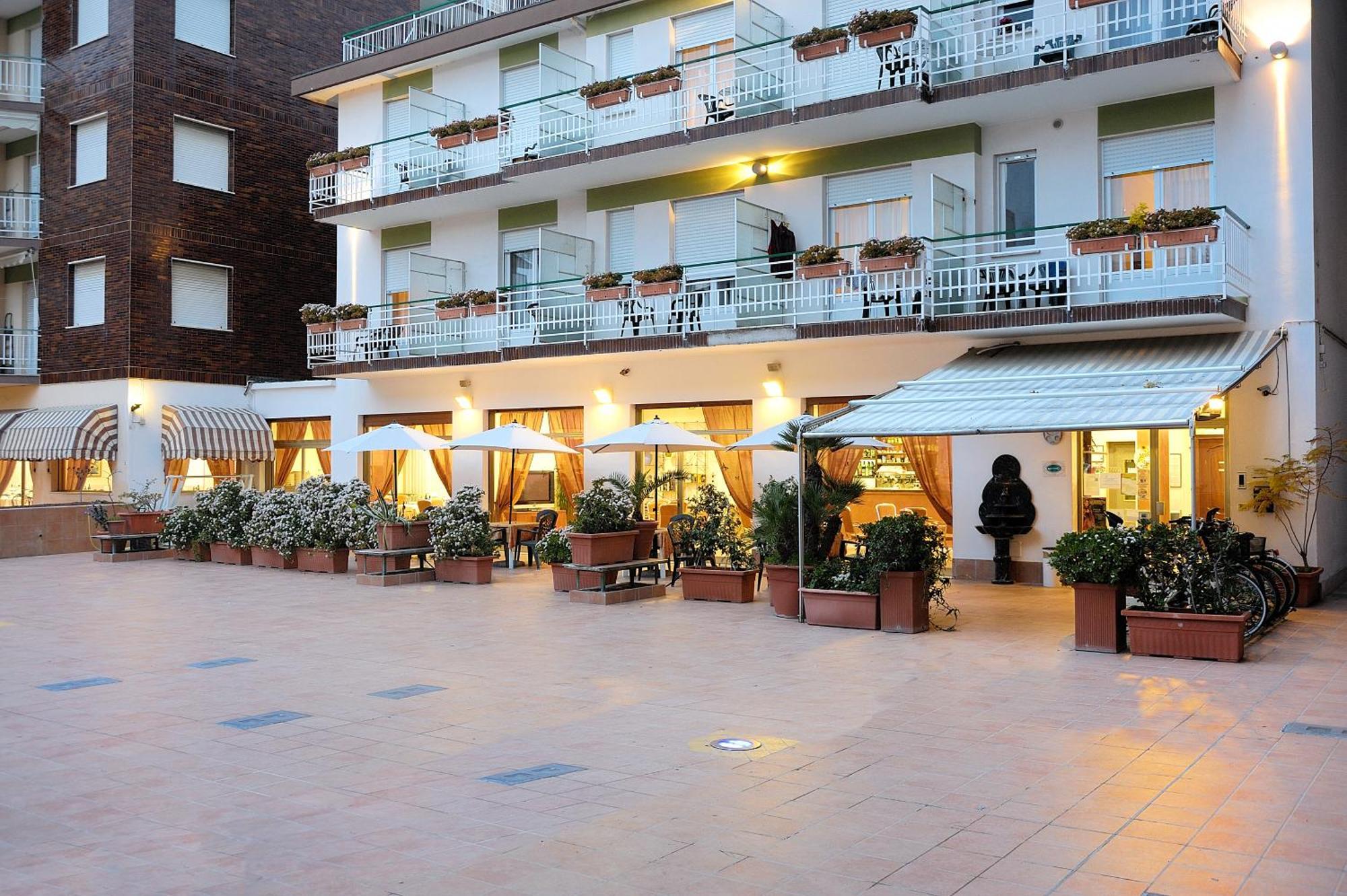 Hotel Arma Ristorante Арма-ди-Таджа Экстерьер фото