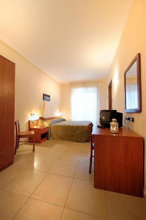 Hotel Arma Ristorante Арма-ди-Таджа Номер фото